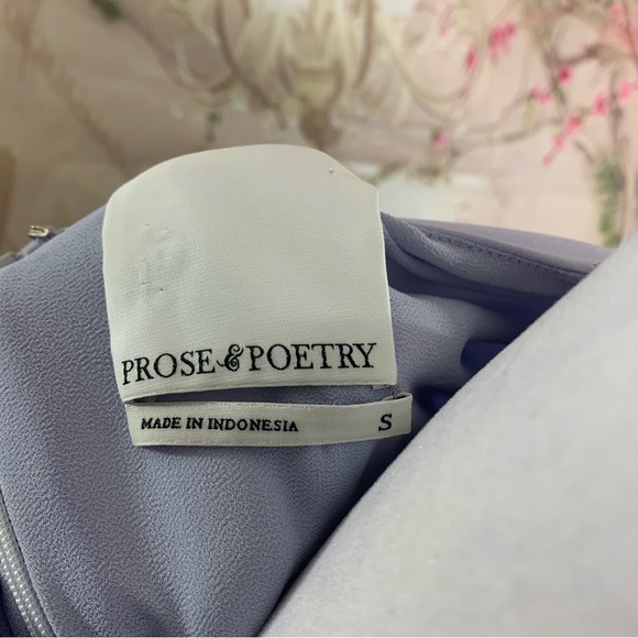 Prose & Poetry Lavender V Neck Sheer Cuff Blouse - Picture 9 of 10